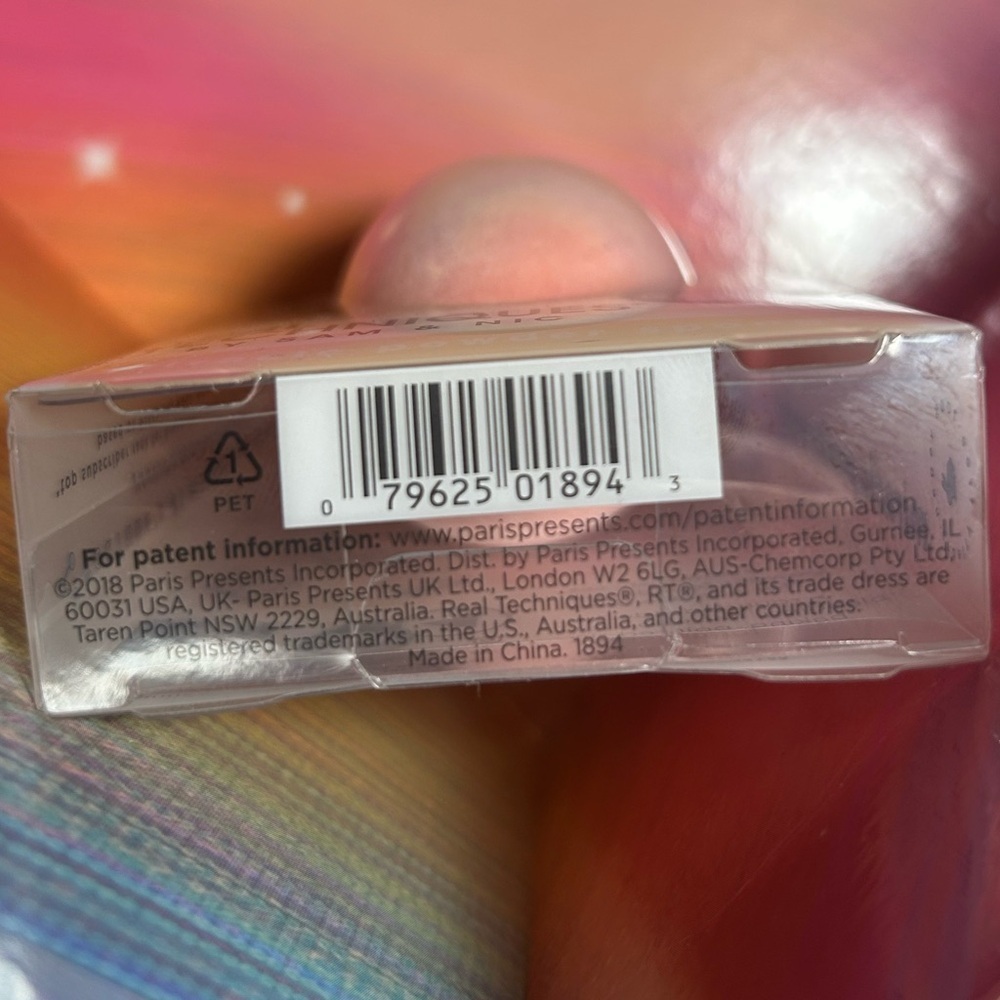 Real Techniques miracle powder sponge - Picture 3 of 8